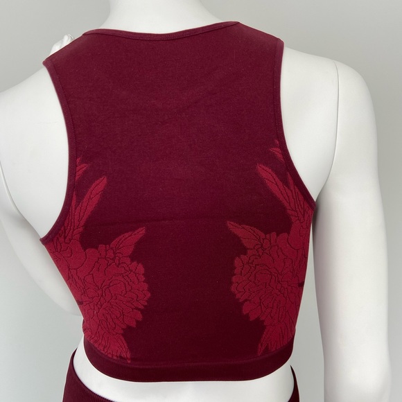 Fabletics Floral crop top with pants gym clothes fits like a Small - Picture 6 of 13